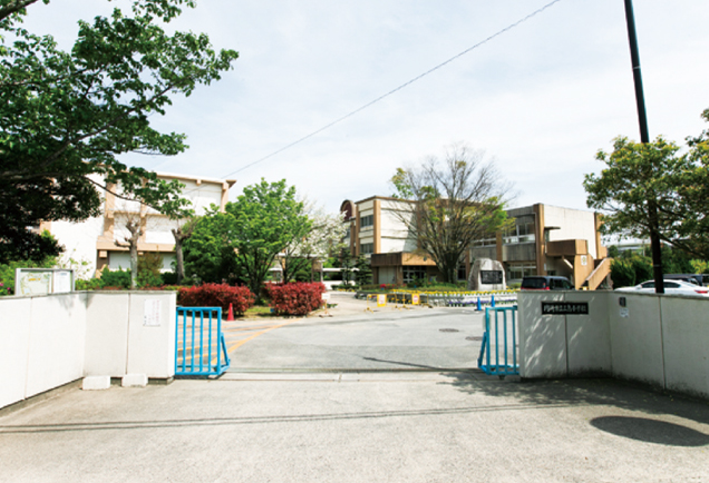 市立 三島小学校（正門）